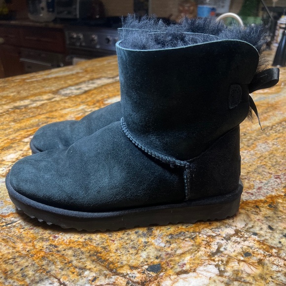 UGG shorties with ribbons black size 8 - Picture 4 of 6